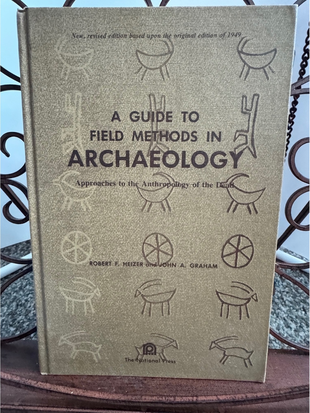 A Guide to Field Methods in Archaeology - Approaches to the Anthropology of the